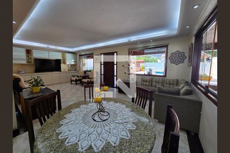 Sala de casa de condomínio à venda com 4 quartos, 400m² em Barra da Tijuca, Rio de Janeiro