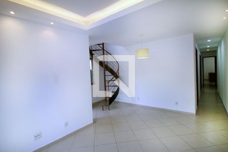 Sala de casa para alugar com 3 quartos, 90m² em Penha, Rio de Janeiro
