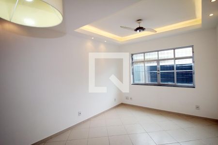 Sala de casa para alugar com 3 quartos, 90m² em Penha, Rio de Janeiro
