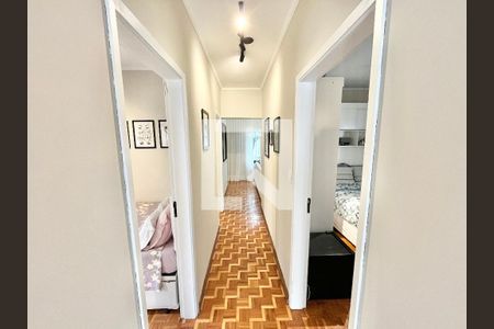 Corredor de casa à venda com 3 quartos, 250m² em Vila Vitorio Mazzei, São Paulo