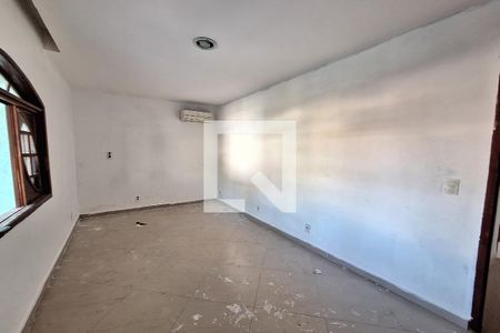 Quarto de casa para alugar com 4 quartos, 198m² em Parque Independencia, Duque de Caxias