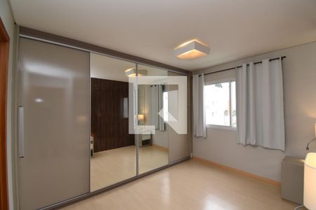 Suíte de apartamento para alugar com 2 quartos, 63m² em Cristo Rei, Curitiba