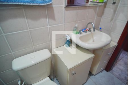 Banheiro Corredor 1 de casa à venda com 5 quartos, 400m² em Jardim Carvalho, Porto Alegre