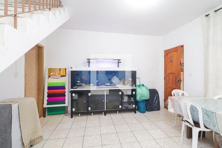 Sala de casa à venda com 2 quartos, 72m² em Vila Carmosina, São Paulo