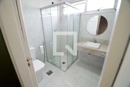 Banheiro de apartamento para alugar com 1 quarto, 50m² em Cambuí, Campinas