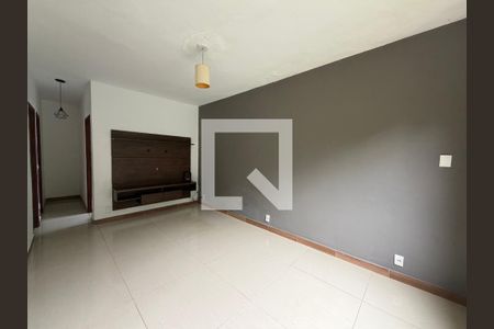 Sala de casa para alugar com 1 quarto, 75m² em Jacarepaguá, Rio de Janeiro
