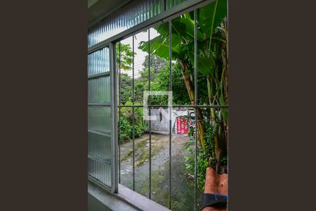 Vista de casa para alugar com 2 quartos, 68m² em Jardim Henriqueta, Taboão da Serra