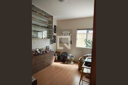 Casa à venda com 4 quartos, 182m² em Piratininga, Niterói