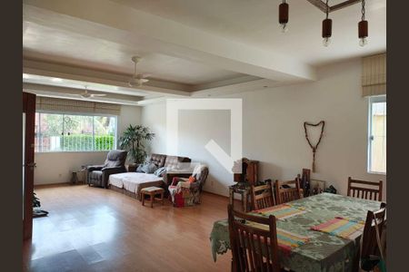 Casa à venda com 4 quartos, 182m² em Piratininga, Niterói