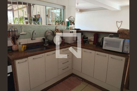 Casa à venda com 4 quartos, 182m² em Piratininga, Niterói