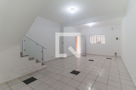 Sala de casa para alugar com 3 quartos, 130m² em Vila Júlia, Poá