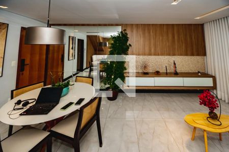 Apartamento à venda com 3 quartos, 240m² em Castelo, Belo Horizonte