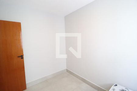 Quarto 1 de apartamento para alugar com 2 quartos, 40m² em Centro, Uberlândia