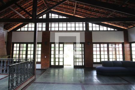 Sala de casa de condomínio à venda com 4 quartos, 446m² em Jacarepaguá, Rio de Janeiro