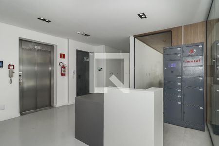 Hall de entrada de apartamento à venda com 1 quarto, 25m² em Independência, Porto Alegre