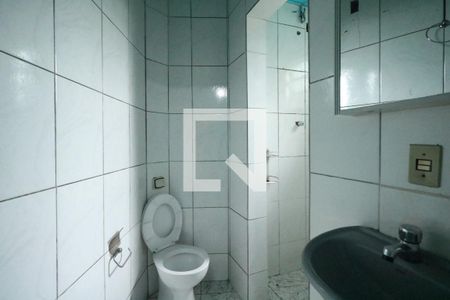 Banheiro de casa para alugar com 2 quartos, 20m² em Vila Guacuri, Diadema