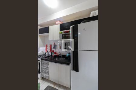 Sala e Cozinha de apartamento à venda com 2 quartos, 46m² em Conjunto Residencial José Bonifácio, São Paulo