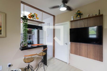 Sala e Cozinha de apartamento à venda com 2 quartos, 46m² em Conjunto Residencial José Bonifácio, São Paulo