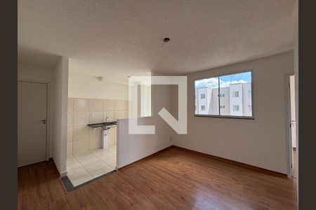 Sala de apartamento para alugar com 2 quartos, 45m² em Chácara Contagem, Contagem