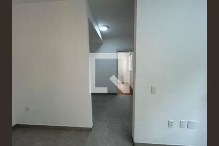 Corredor de apartamento à venda com 2 quartos, 43m² em Bonsucesso, Rio de Janeiro