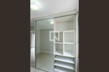 Quarto 1 de apartamento à venda com 2 quartos, 45m² em Vila Marieta, Campinas