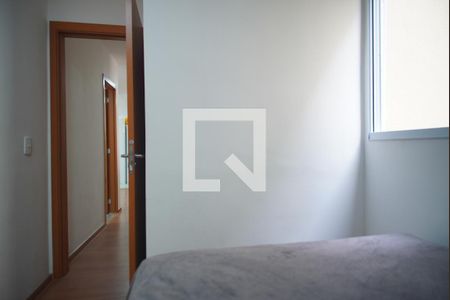 Quarto 1 de apartamento para alugar com 2 quartos, 49m² em Costa E Silva, Porto Alegre