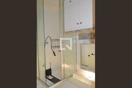 Banheiro de kitnet/studio para alugar com 1 quarto, 33m² em Nova Ribeirânia, Ribeirão Preto