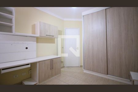 Casa de Condomínio para alugar com 4 quartos, 220m² em Vila Lucia, São Paulo