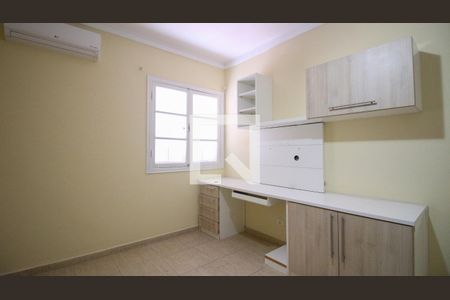 Casa de Condomínio para alugar com 4 quartos, 220m² em Vila Lucia, São Paulo