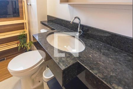 Banheiro  de apartamento para alugar com 2 quartos, 50m² em Campestre, Santo André