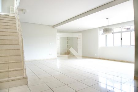 Sala 1 de apartamento para alugar com 5 quartos, 240m² em Serra, Belo Horizonte