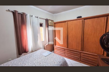 Quarto 1 de casa para alugar com 2 quartos, 64m² em Irajá, Rio de Janeiro