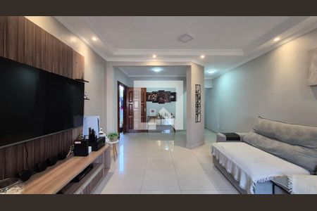 Casa à venda com 3 quartos, 150m² em Jardim Las Vegas, Santo André