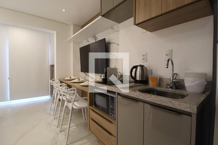 Sala/Cozinha de kitnet/studio para alugar com 1 quarto, 27m² em Indianópolis, São Paulo