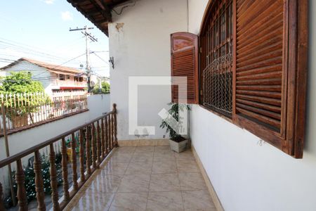 Varanda de casa à venda com 5 quartos, 220m² em Jardim America, Belo Horizonte