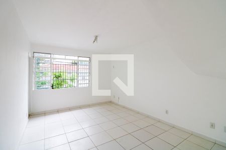 Sala de casa para alugar com 3 quartos, 120m² em Jardim Aeroporto, São Paulo