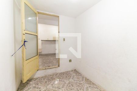 Quarto 1 de casa para alugar com 2 quartos, 84m² em Vila Carmosina, São Paulo