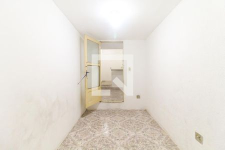 Quarto 1 de casa para alugar com 2 quartos, 84m² em Vila Carmosina, São Paulo