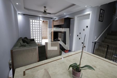Sala de casa de condomínio à venda com 2 quartos, 84m² em Vila Metalúrgica, Santo André