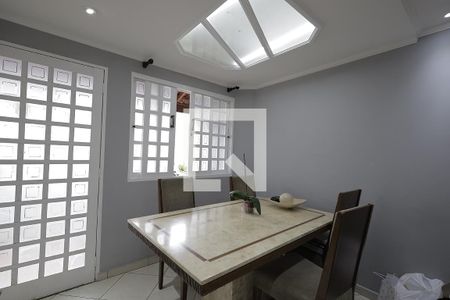 Sala de casa de condomínio à venda com 2 quartos, 84m² em Vila Metalúrgica, Santo André