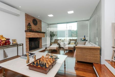 Sala de casa à venda com 5 quartos, 250m² em Jardim dos Estados, São Paulo