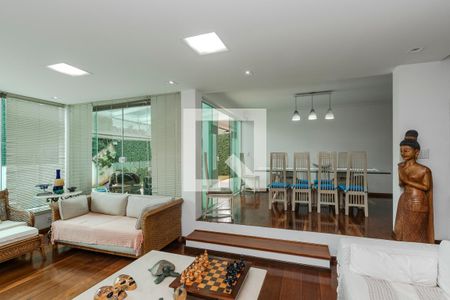 Sala de casa à venda com 5 quartos, 250m² em Jardim dos Estados, São Paulo