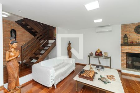 Sala de casa à venda com 5 quartos, 250m² em Jardim dos Estados, São Paulo