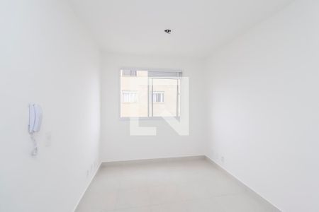 Sala/Cozinha de apartamento para alugar com 2 quartos, 32m² em Vila Carmosina, São Paulo