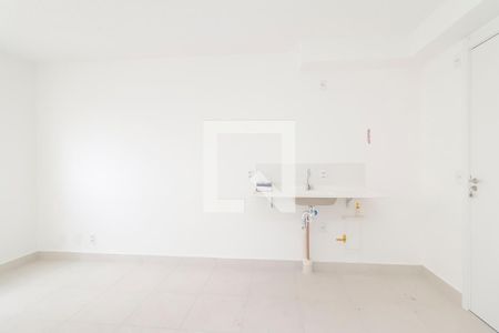 Sala/Cozinha de apartamento para alugar com 2 quartos, 32m² em Vila Carmosina, São Paulo