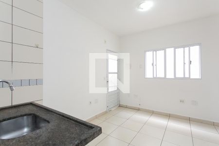 Sala / Cozinha  de apartamento para alugar com 2 quartos, 38m² em Jardim Lideranca, São Paulo