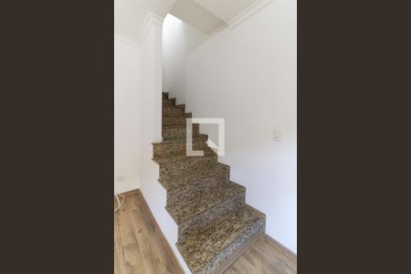 Escada de casa de condomínio à venda com 2 quartos, 75m² em Vila Brasilio Machado, São Paulo