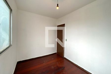 Quarto 2 de apartamento para alugar com 3 quartos, 74m² em Santa Cruz, Belo Horizonte