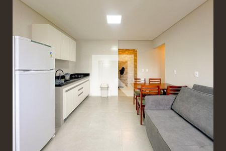 Sala de apartamento para alugar com 2 quartos, 60m² em Cachoeira do Bom Jesus, Florianópolis