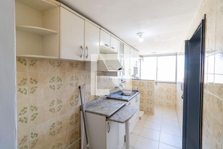 Cozinha e Área de Serviço de apartamento à venda com 2 quartos, 57m² em Cristal, Porto Alegre